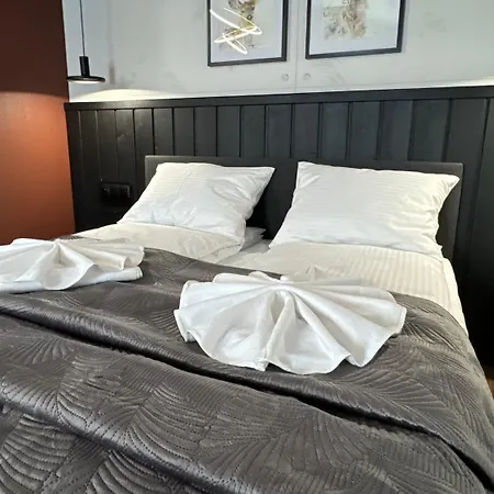 Nourt & Kitchen לינה וארוחת בוקר קרפאז'