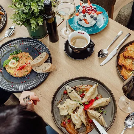 Nourt & Kitchen קרפאז'