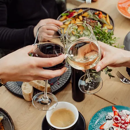 Nourt & Kitchen לינה וארוחת בוקר