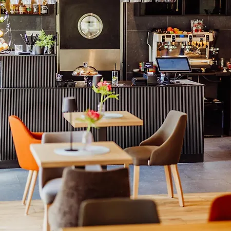 Nourt & Kitchen קרפאז'