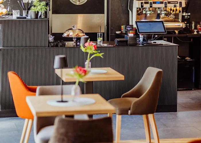 Nourt & Kitchen קרפאז'